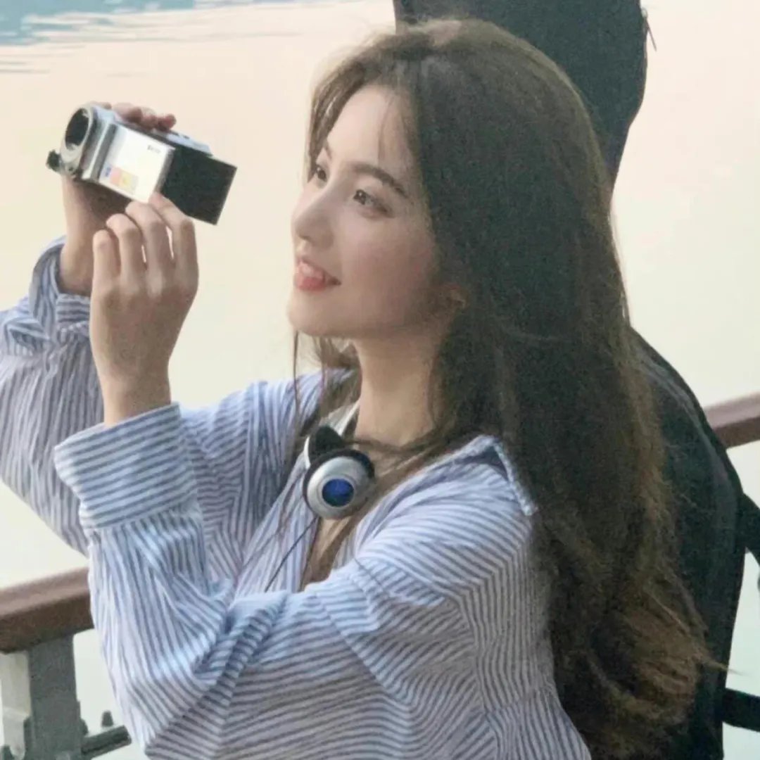 春花娇美可人儿